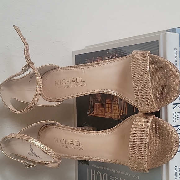 Gold wedge heels- glittery sparkly - Picture 4 of 7